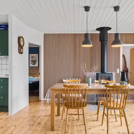 3 Bedroom Awesome In *