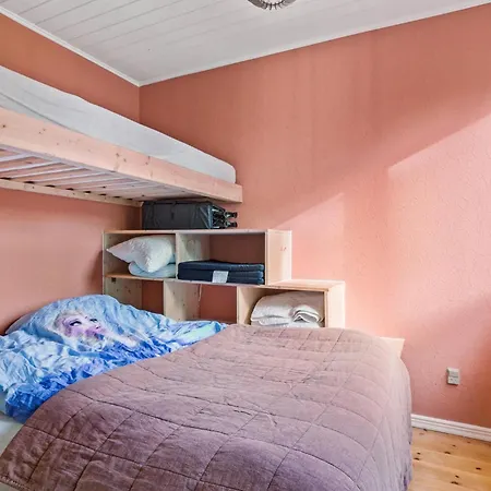 3 Bedroom Awesome In Holiday home *